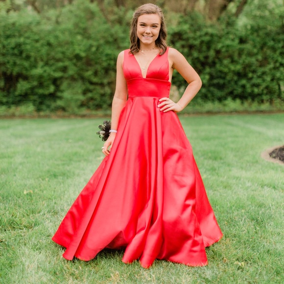 Sherri Hill prom dress - Picture 1 of 4